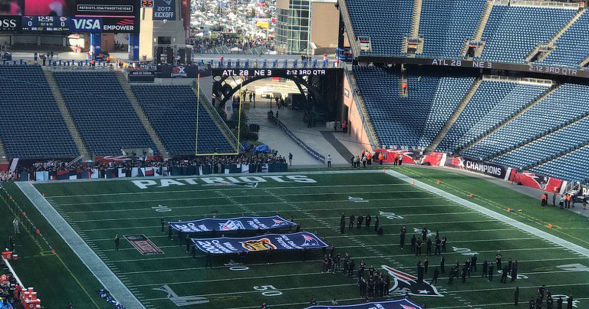 LOOK: Patriots use Gillette Stadium scoreboard to viciously troll the  Falcons 