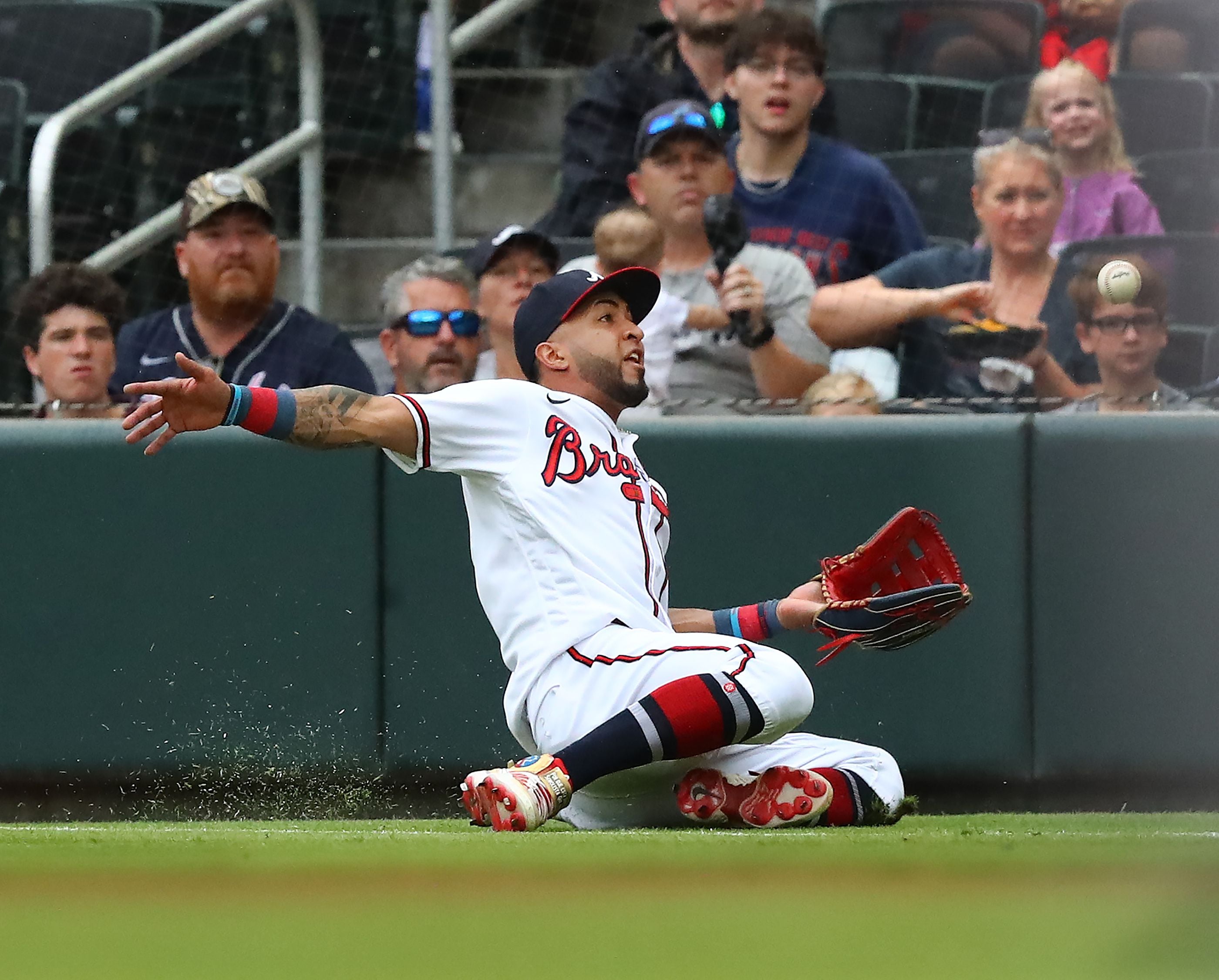 Braves impose will in NL East with dominant sweep of Marlins