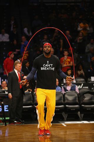 LeBron James wears 'I can't breathe' shirt before Cavs game