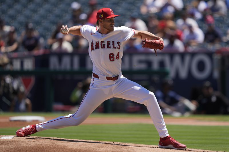 Los Angeles Angels starting pitcher Jack Kochanowicz throws during the first inning of a baseball game against the Atlanta Braves, Sunday, Aug. 18, 2024, in Anaheim, Calif. (AP Photo/Ryan Sun)