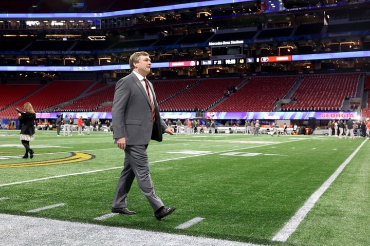 WATCH: Georgia Bulldogs Fans Light Up Mercedes-Benz Stadium