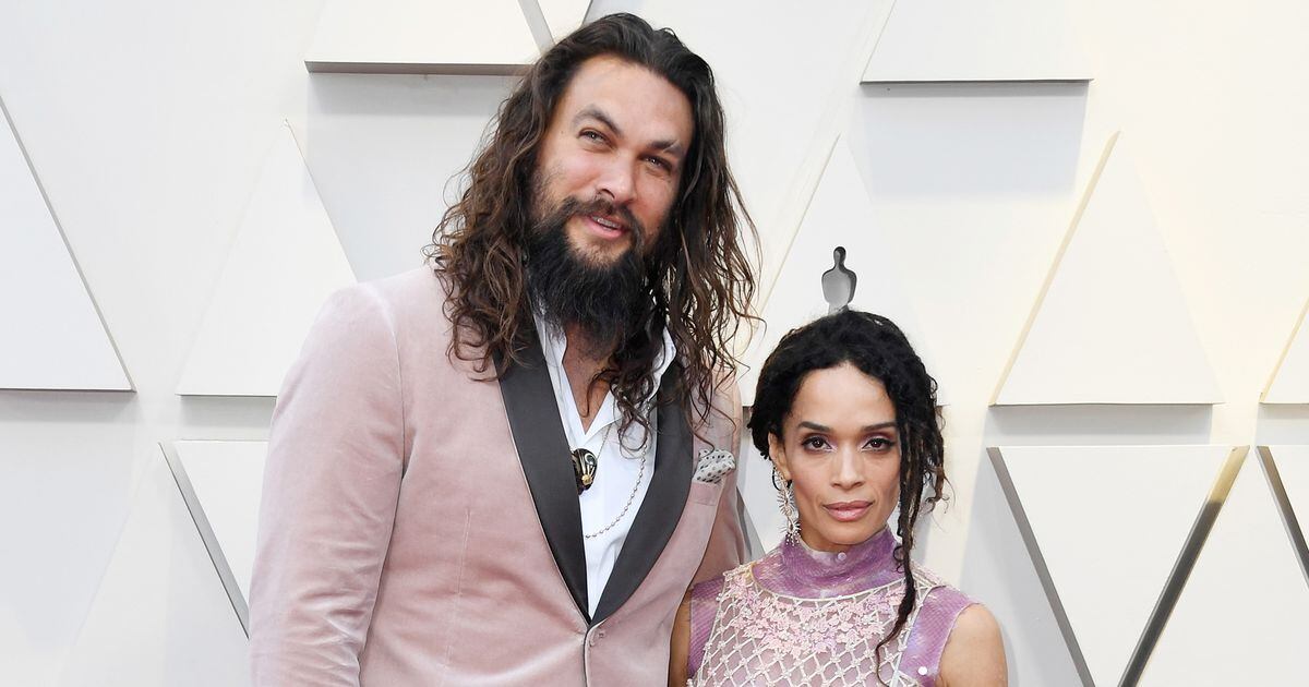 Aquaman Actor Jason Momoa Wears Oscars Tux From One Of Karl Lagerfeld S Last Collections