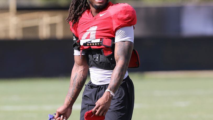 LOOK: First look of former Georgia running back James Cook in