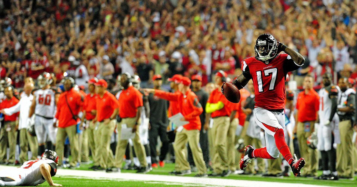 Former Falcons returner Devin Hester, coach Bryant Young among 15