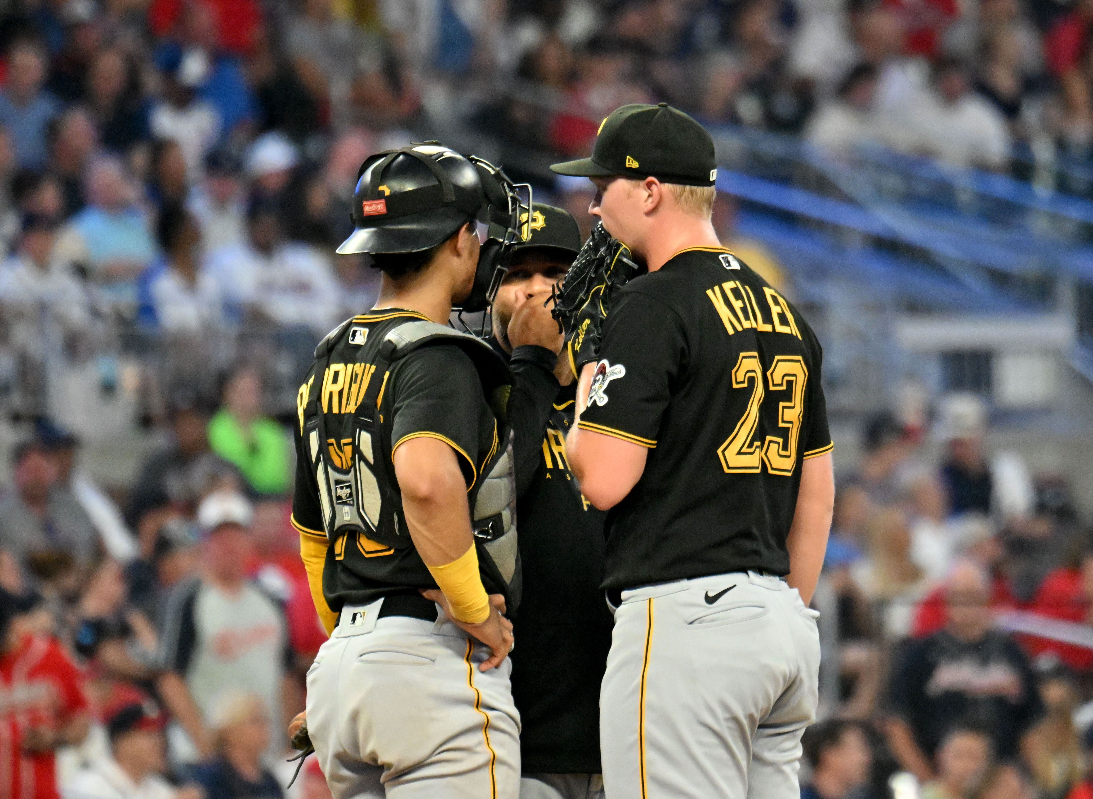 Major League leading Atlanta Braves beat Pittsburgh Pirates 8-2