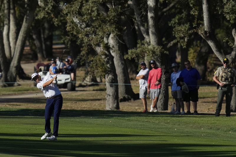 Patton Kizzire hits from the 12th fairway during the third round of the Procore Championship golf tournament at the Silverado Resort North Course, Saturday, Sept. 14, 2024, in Napa, Calif. (AP Photo/Godofredo A. Vásquez)