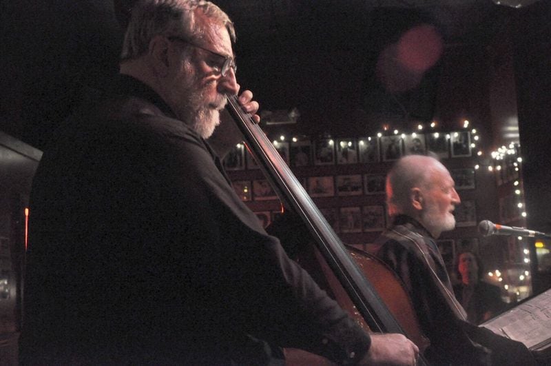 Neal Starkey (left) on stage with jazz pianist Mose Allison at Blind Willie’s.