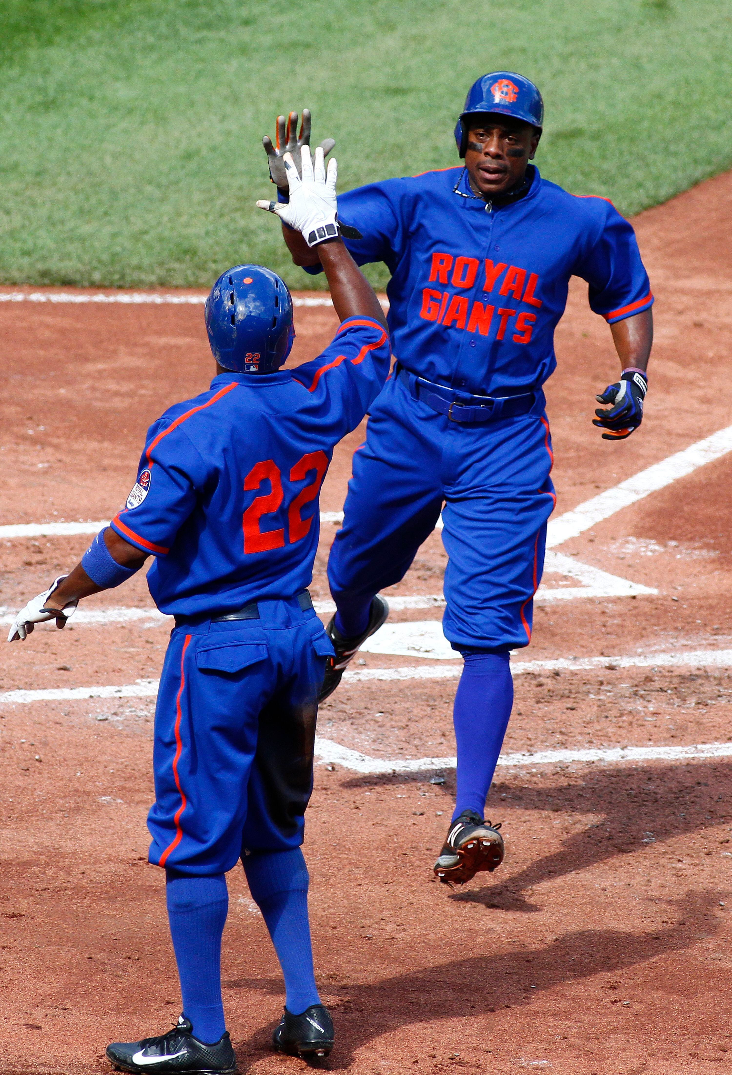 PHOTO: Giants to wear Negro League uniforms in Atlanta