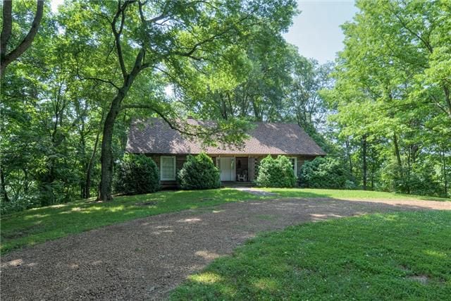 753-acre property includes Antebellum home, log cabin