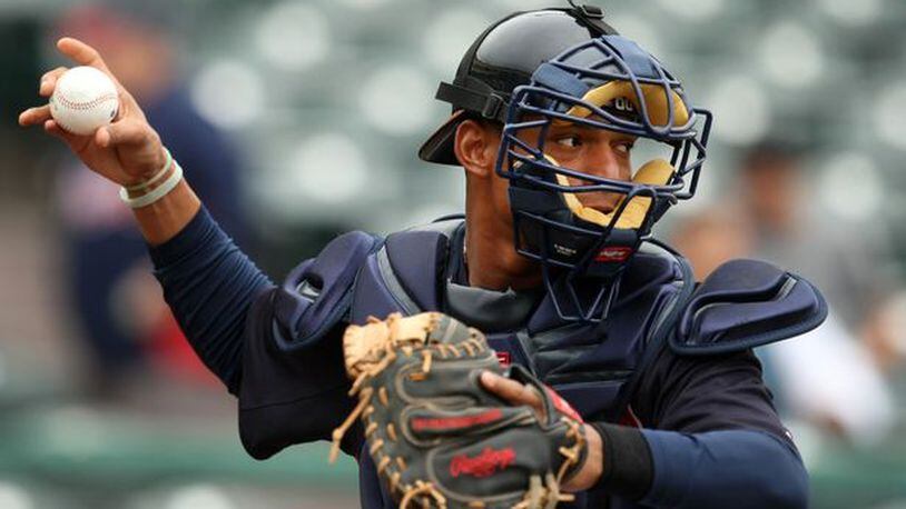 Braves trade Bethancourt to Padres