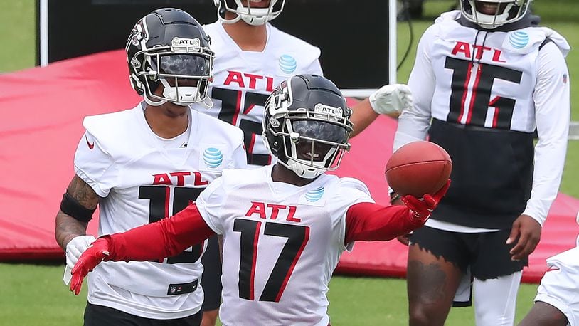 Olamide Zaccheaus of the Atlanta Falcons catches a pass while News Photo  - Getty Images