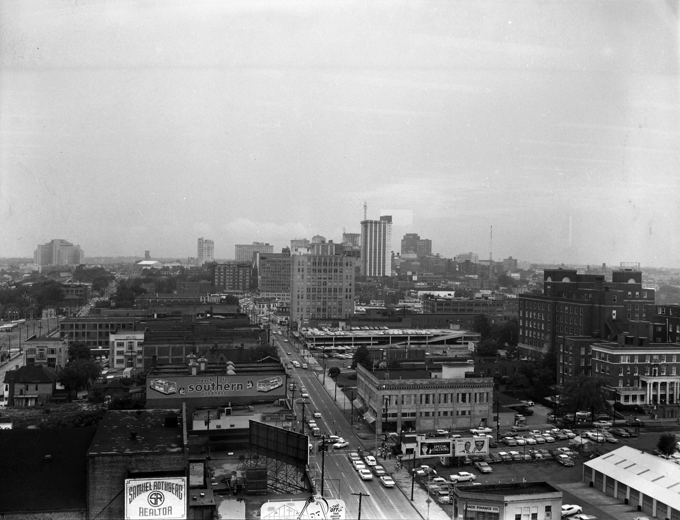 AJC photographer in the press box at an Atlanta Braves game, 1966 - Atlanta  Journal-Constitution Photographs - Georgia State University Library Digital  Collections