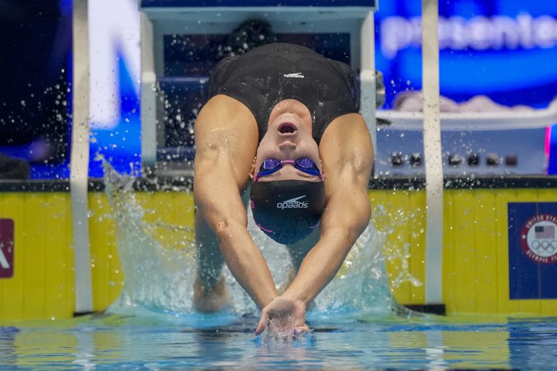 Regan Smith swims during the Women's 200 backstroke finals Friday, June 21, 2024, at the US Swimming Olympic Trials in Indianapolis. (AP Photo/Michael Conroy)