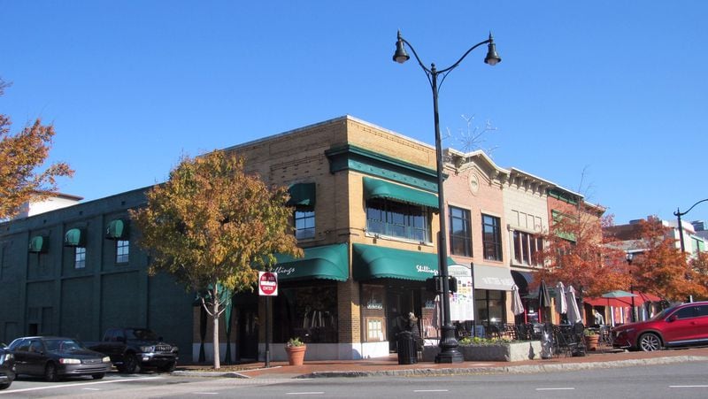 Shillings occupies prime real estate on the Marietta Square. Photo: Jennifer Brett