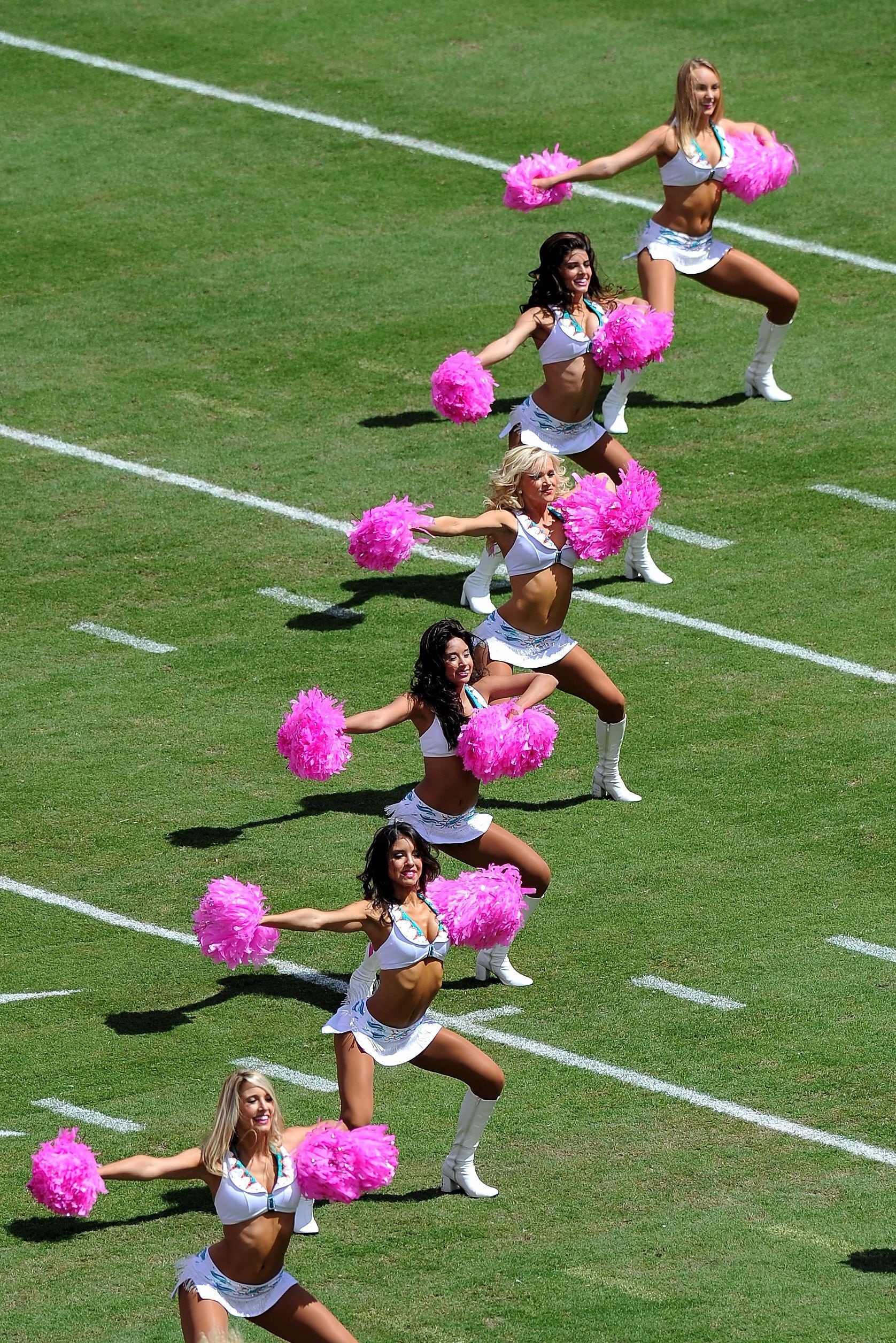 New England Patriots Cheerleaders - Pretty in pink, supporting the NFL's  breast cancer awareness initiative. #bca #earlydetection #findacure