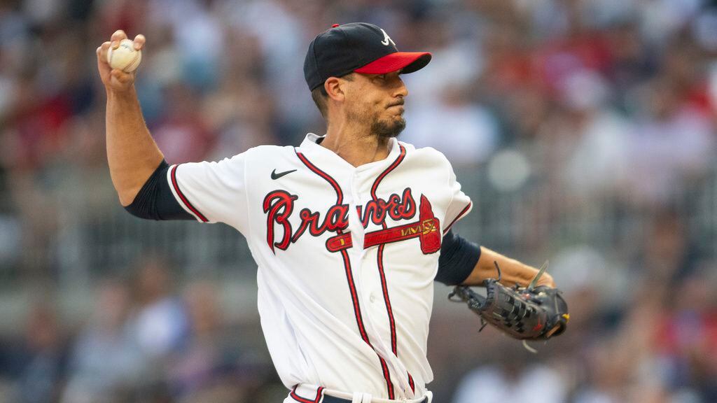 Atlanta Braves starting pitcher Charlie Morton with his family on the  Photo d'actualité - Getty Images