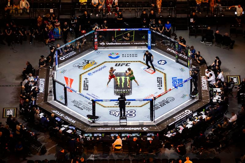 Yazmin Jauregui fights Ketlen Souza in a women's strawweight mixed martial arts bout during UFC 306 at the Sphere, Saturday, Sept. 14, 2024, in Las Vegas. (Wade Vandervort/Las Vegas Sun via AP)