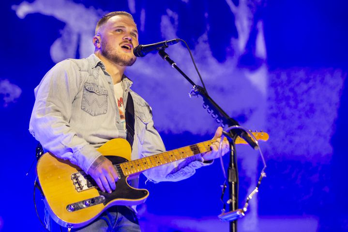 Atlanta, Ga: Zach Bryan played to a sold-out crowd of cowboy hat-clad fans who sang along with every word. Photo taken Saturday August 10, 2024 at Mercedes Benz Stadium. (RYAN FLEISHER FOR THE ATLANTA JOURNAL-CONSTITUTION)