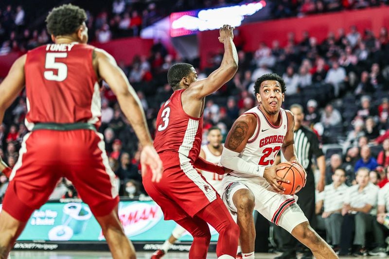 Georgia's Braelen Bridges looks to put up a shot. (Photo by Mackenzie Miles / Georgia Athletics)