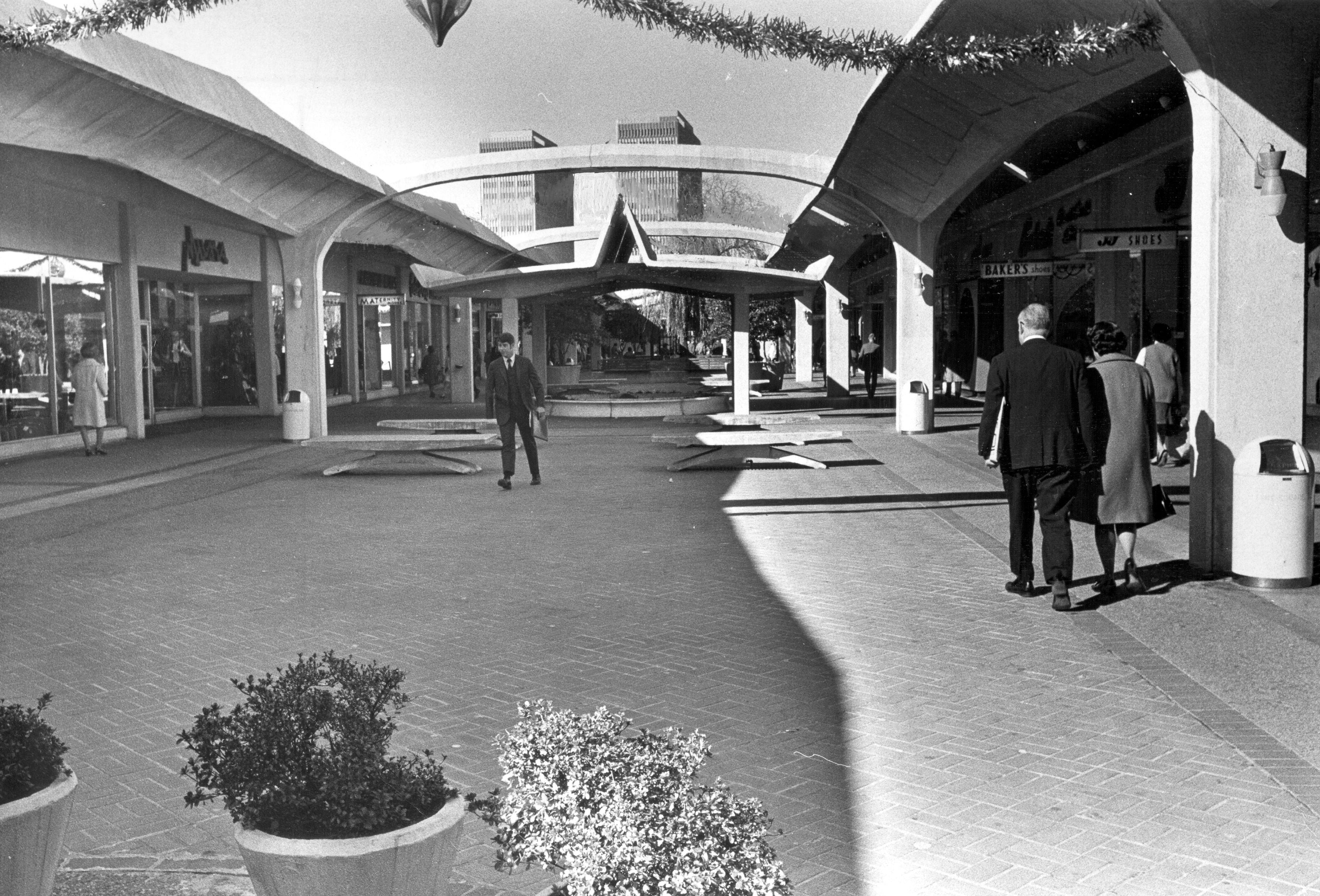 Vintage Atlanta - Cumberland Mall, 1973. Credit: AJC 1973