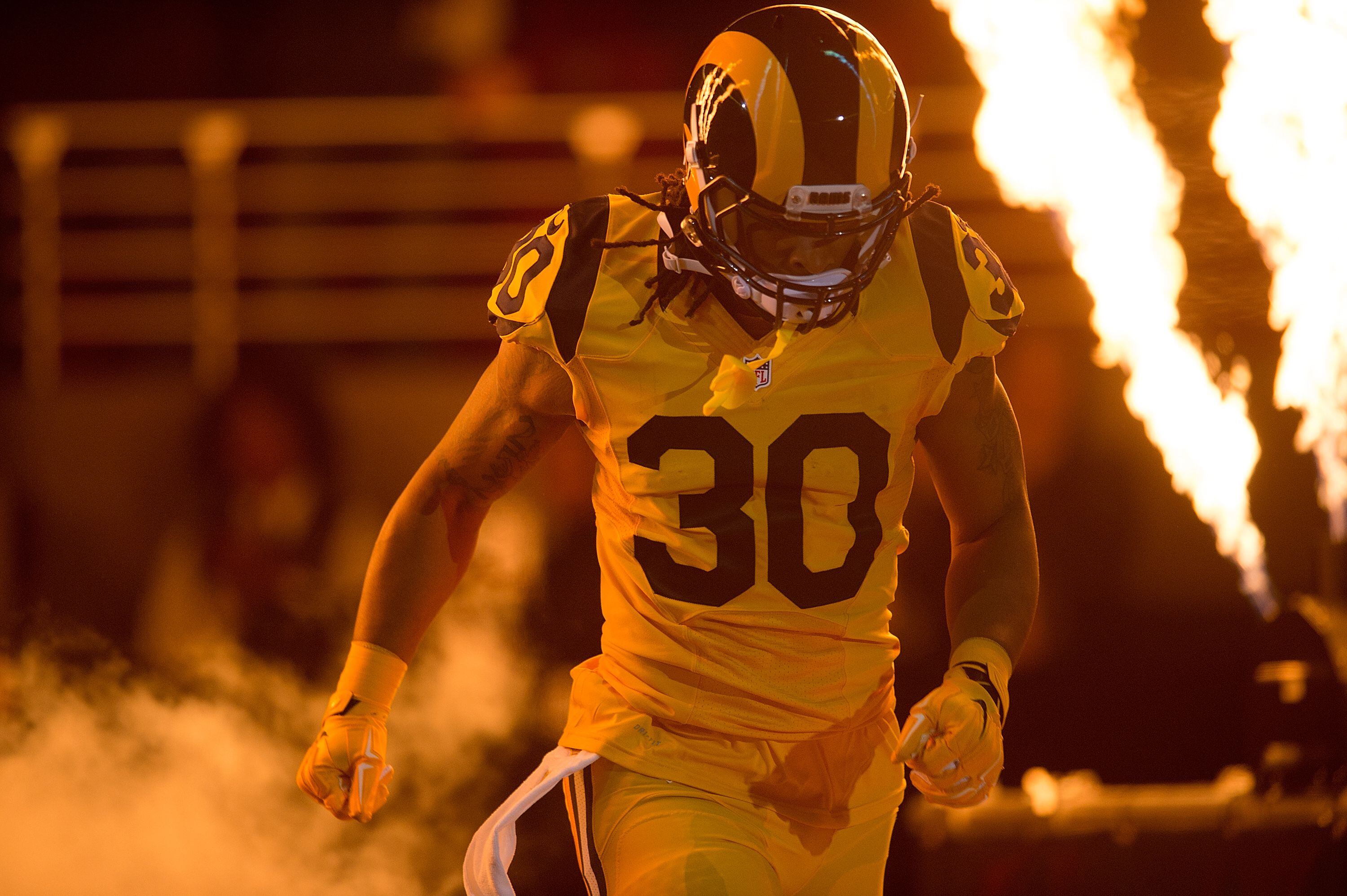 Todd gurley hotsell yellow jersey