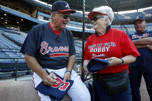 Braves pay tribute to Bobby Cox