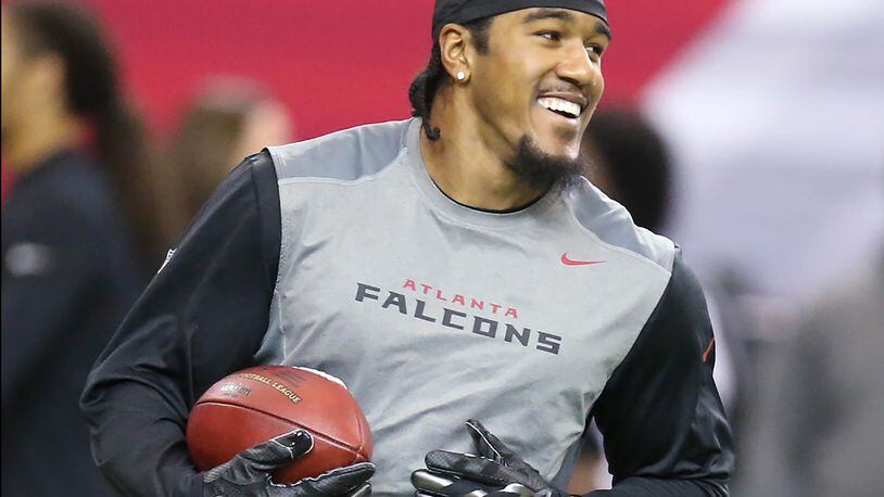 Ball Vic Beasley Vic Beasley Vic Beasley Atlanta Falcons Player