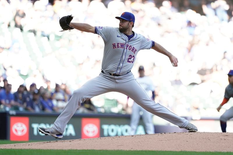 New York Mets' David Peterson pitches during the first inning of a baseball game against the Milwaukee Brewers, Sunday, Sept. 29, 2024, in Milwaukee. (AP Photo/Aaron Gash)