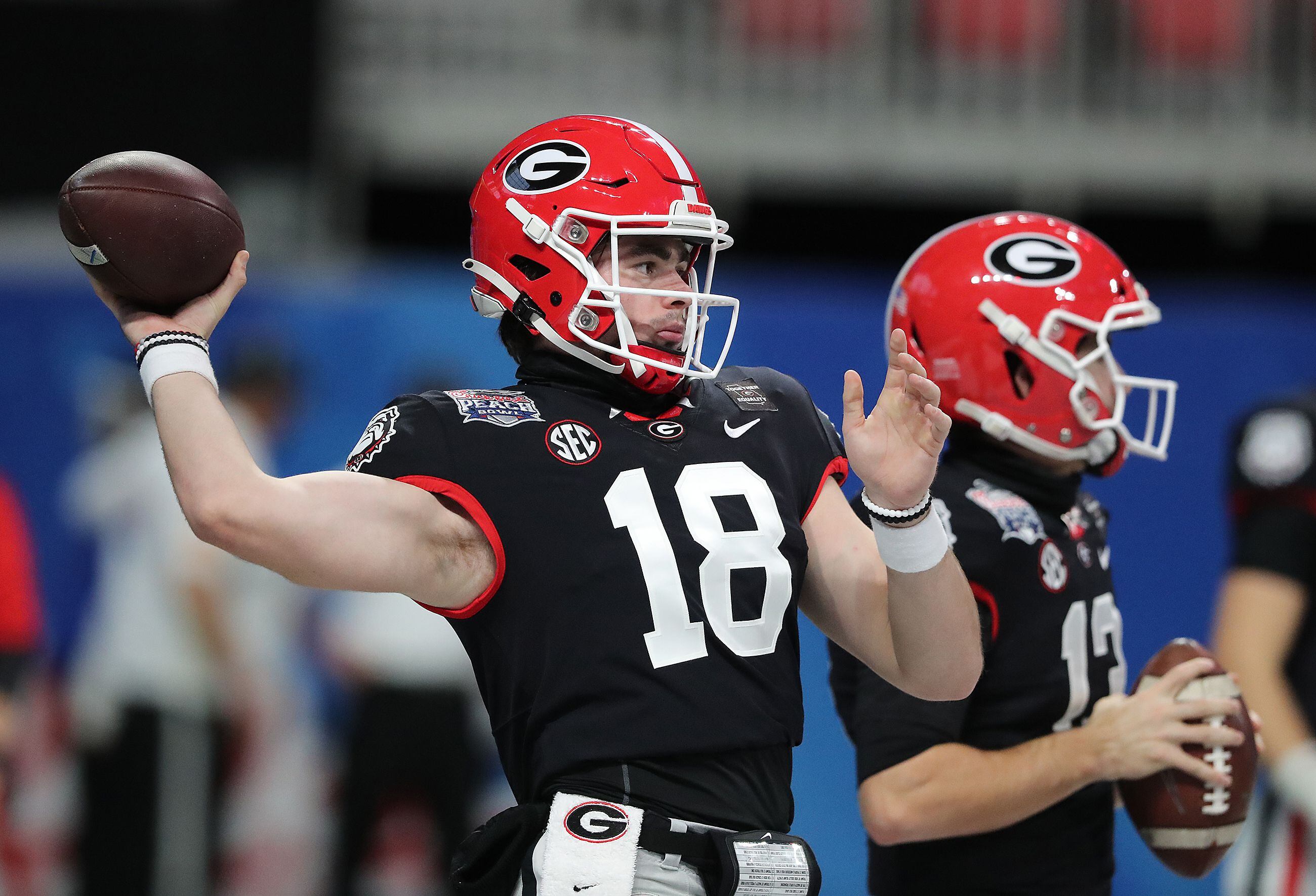 Football's Standout Season Ends with 24-21 Peach Bowl Loss to Georgia -  University of Cincinnati Athletics