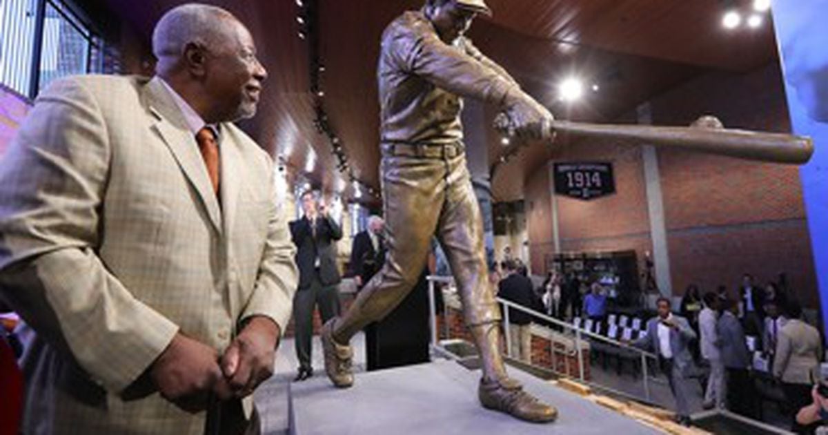 Statue of Braves legend Hank Aaron unveiled at Louisville Slugger Museum –  95.5 WSB