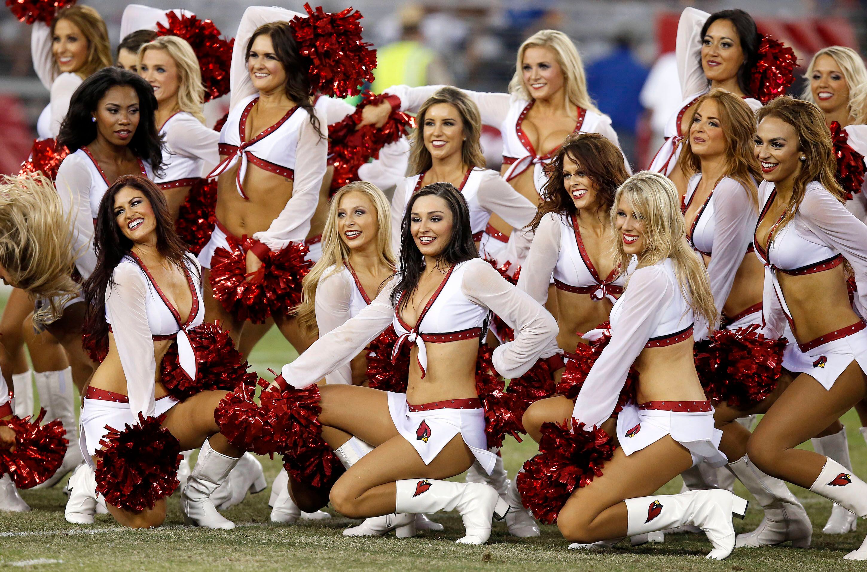 NFL Cheerleaders, Week 19