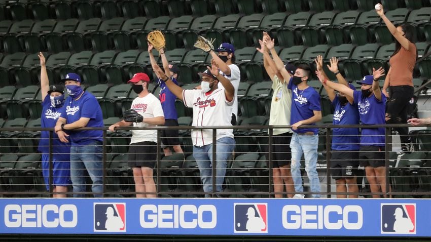 Braves players and fans are having trouble telling Dansby Swanson and Charlie  Culberson apart