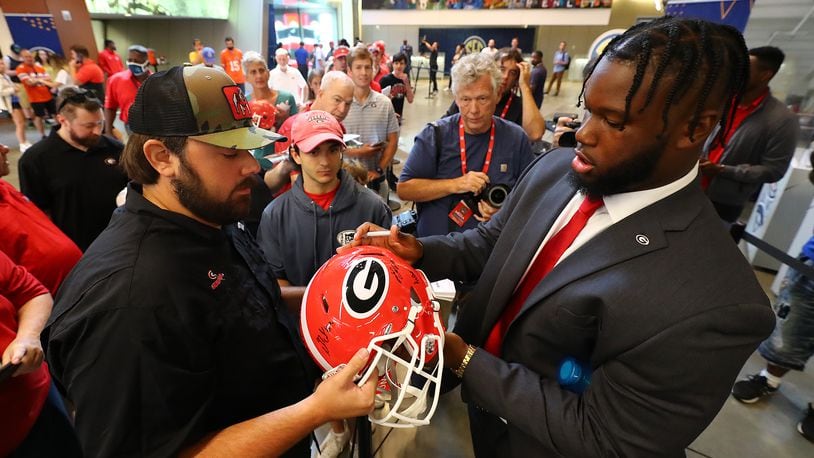 UGA baseball team lands NIL deal with moving company