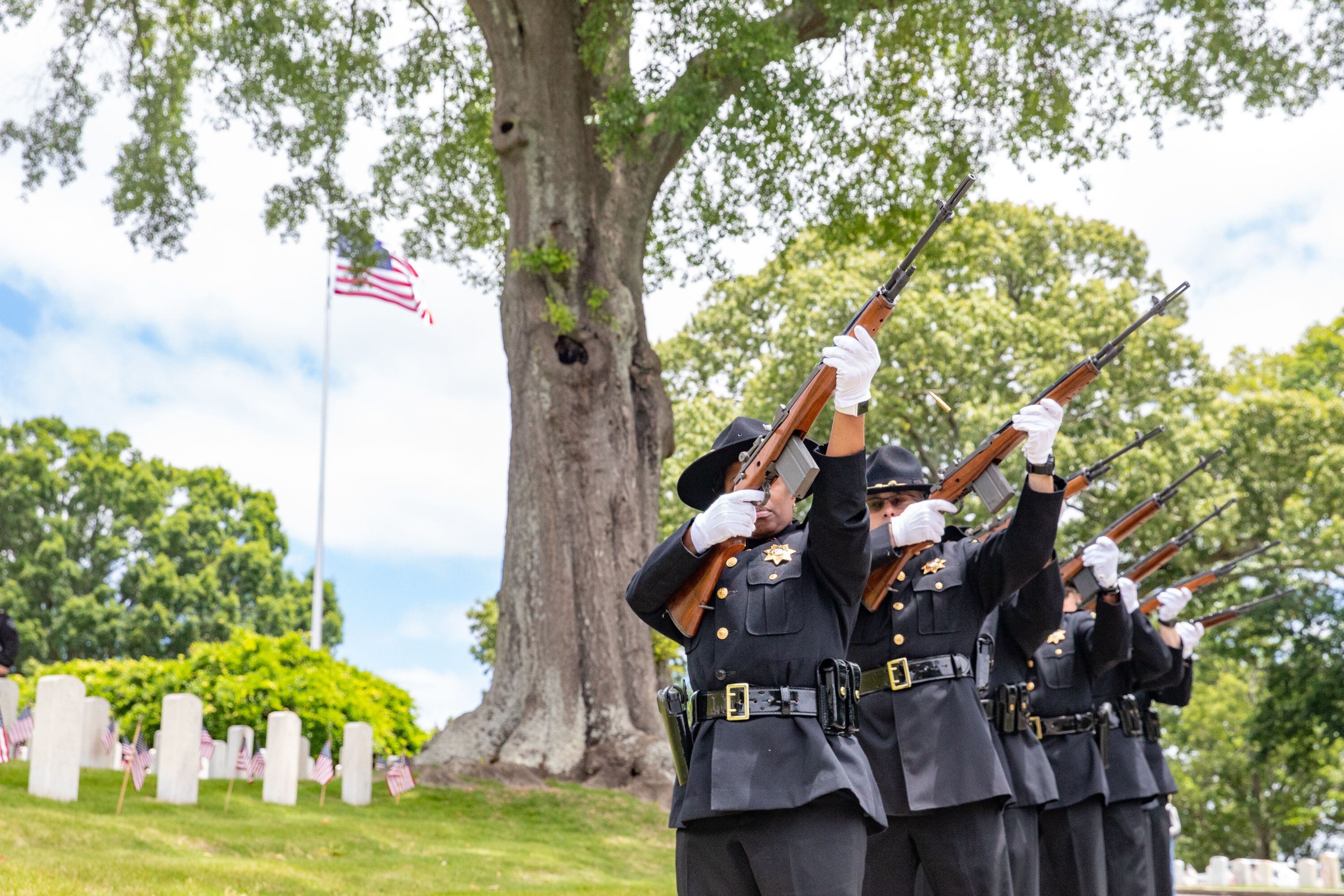 San Francisco 49er and Air Force guardsman aids digital Memorial Day  tribute