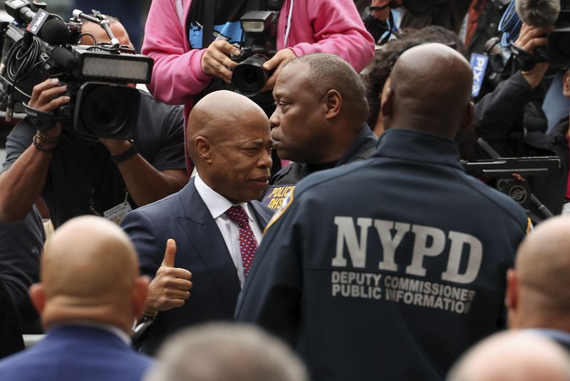 New York City mayor Eric Adams arrives at Manhattan federal court, Friday, Sept. 27, 2024, in New York. (AP Photo/Yuki Iwamura)