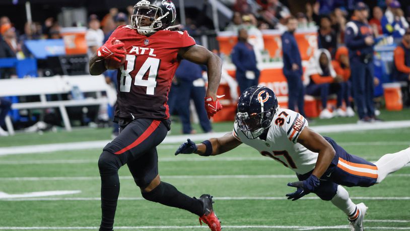 Chicago Bears safety Elijah Hicks (37) drops back in coverage