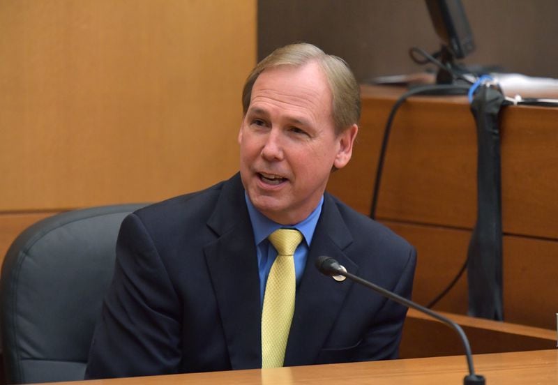 Dale Cardwell, a TV show host and consumer investigator, testifies during Day 7 of the Tex McIver murder trial in Fulton County Superior Court in Atlanta on Wednesday, March 21, 2018. (HYOSUB SHIN / HSHIN@AJC.COM)