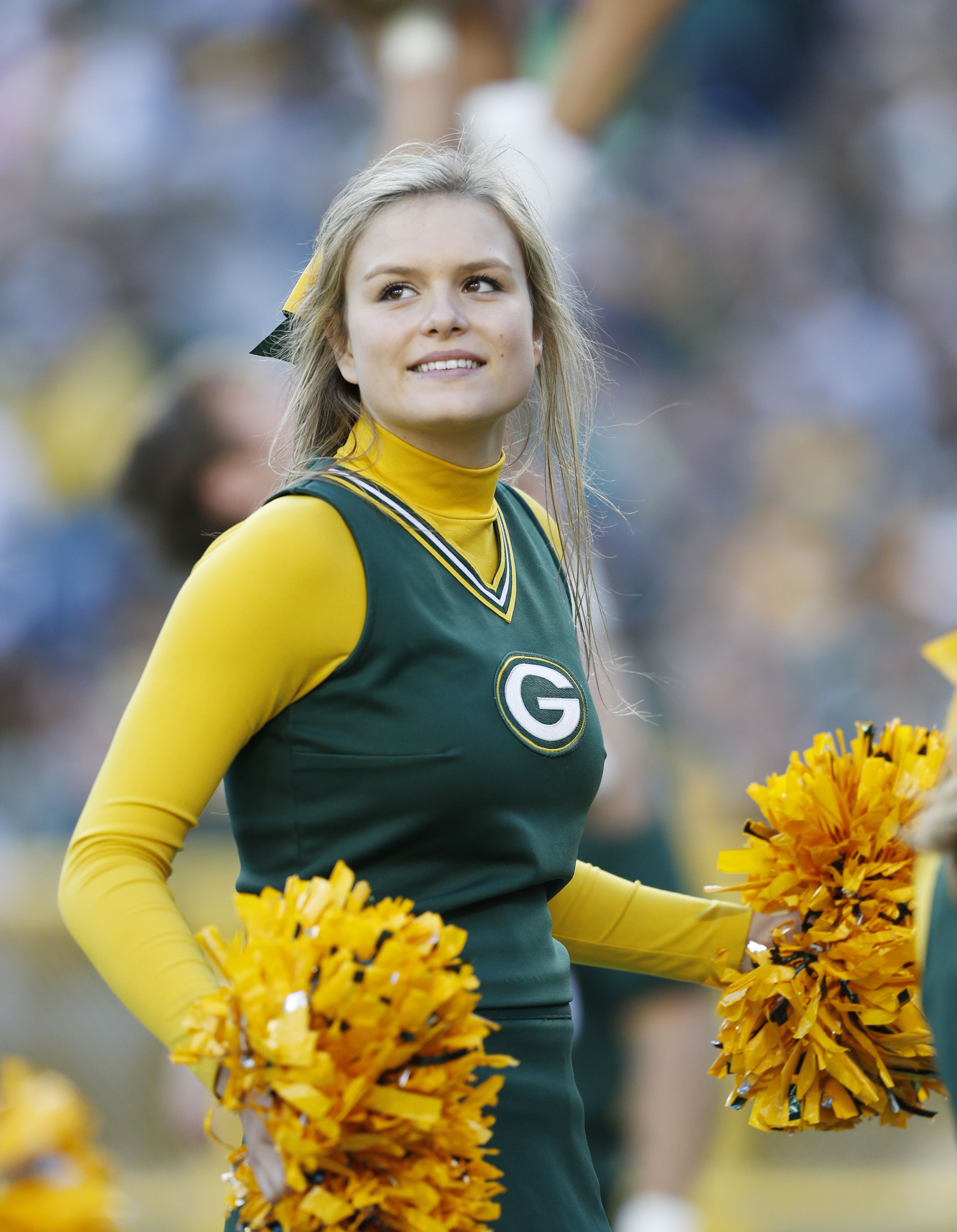 NFL cheerleaders take the field - Week 2