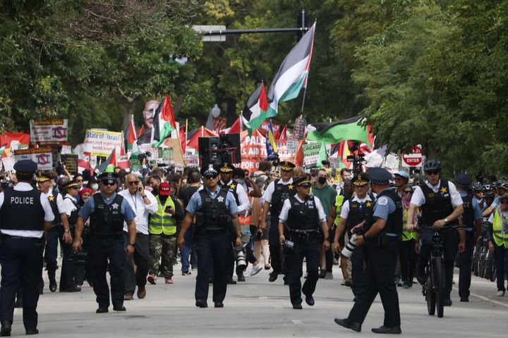 Thousands of activists expected in Chicago for Democratic convention