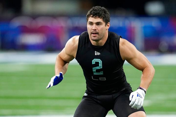 Linebacker Troy Andersen runs an official 4.42-second 40-yard dash