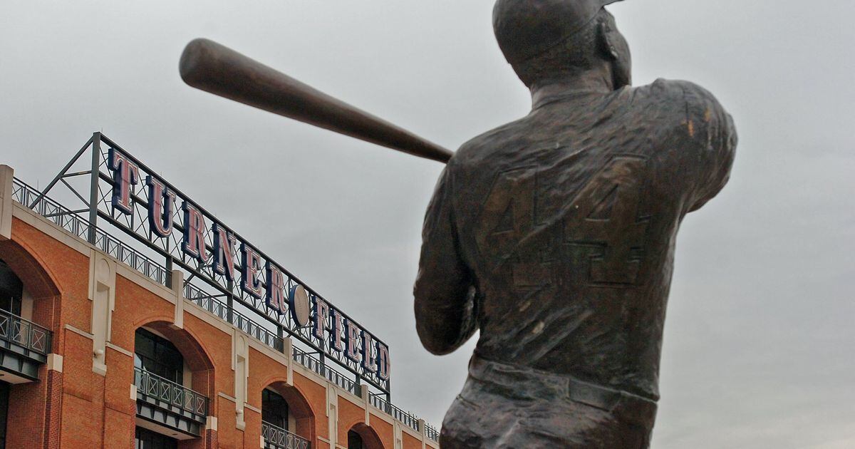 Turner Field's Hank Aaron statue won't follow Braves to new ballpark