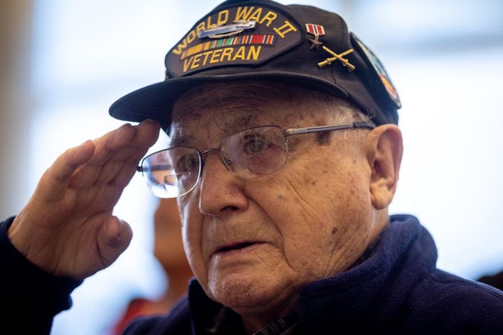 Delta sends off veterans to Normandy for D-Day anniversary
