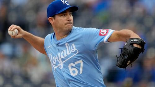 Kansas City Royals starting pitcher Seth Lugo throws during the first inning of a baseball game against the San Francisco Giants Sunday, Sept. 22, 2024, in Kansas City, Mo. (AP Photo/Charlie Riedel)