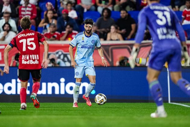 Atlanta United defender Pedro Amador dribbles during the first half of the match against the New York Red Bulls at Red Bull Arena in Harrison, NJ on Saturday September 21, 2024. (Photo by Mitch Martin/Atlanta United)