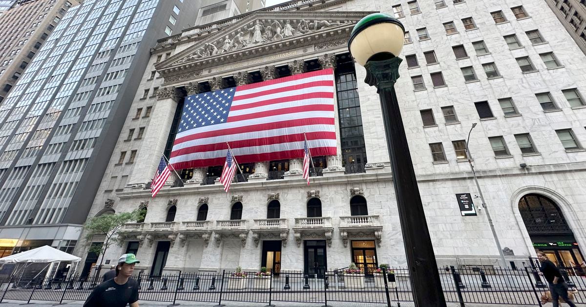 Stocks fell on Wall Street, ending a three-week winning streak for the S&P 500