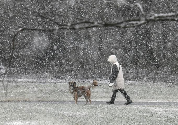 Winter storm hits metro Atlanta, North Georgia