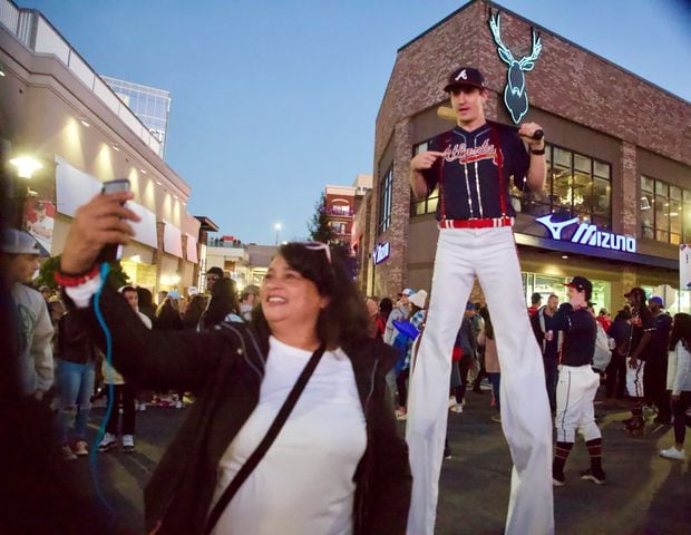 World Series Game 5 fans 6