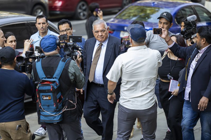 Frank Perez, attorney for longtime drug cartel leader Ismael “El Mayo” Zambada, leaves Brooklyn federal court after Zambada's arraignment Friday, Sept. 13, 2024, in New York. (AP Photo/Corey Sipkin)