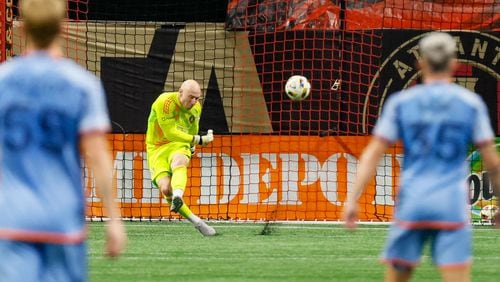 Atlanta United goalkeeper Brad Guzan (1) takes a goal kick during the second half against New York City at Mercedes-Benz Stadium on Wednesday, July 17, 2024. 
(Miguel Martinez/ AJC)