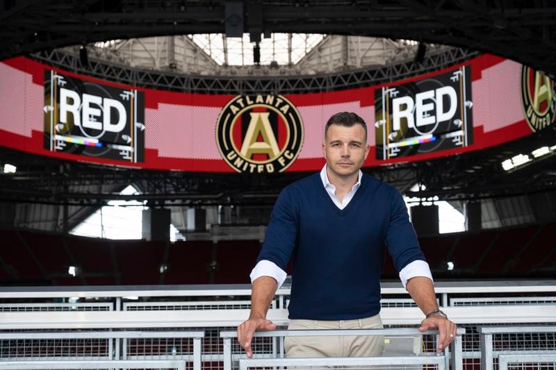 Charlie Ebersol adalah pendiri dan CEO perusahaan teknologi olahraga Infinite Athlete. Difoto di Stadion Mercedes-Benz di Atlanta pada hari Senin, 5 Agustus 2024. (Ben Gray / Ben@BenGray.com)